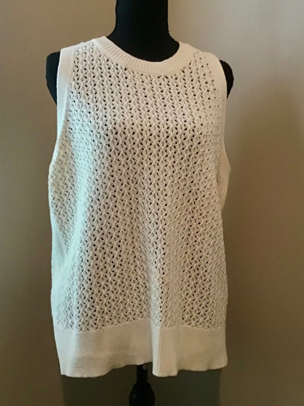 a new day, sleeveless knit top, size L, cream colored